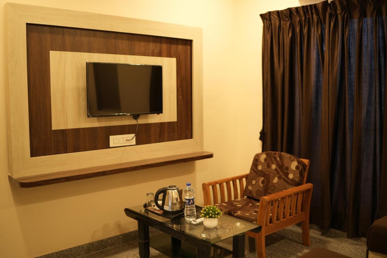 Hotel Sitara Inn Ratnāgiri Eksteriør bilde